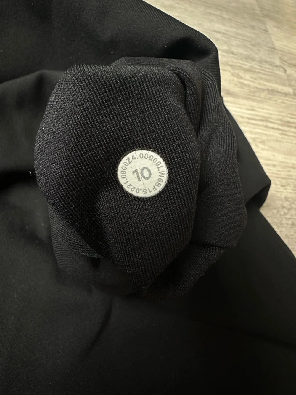 Lululemon Black Crop Leggings Size 10 - Picture 6 of 7